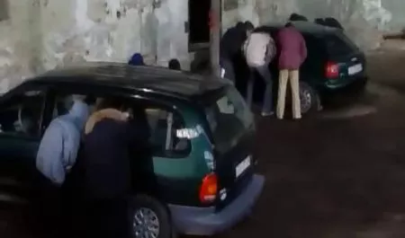 - Маленький красиві дівчата в сексі підліток ноги, дуже весело грати